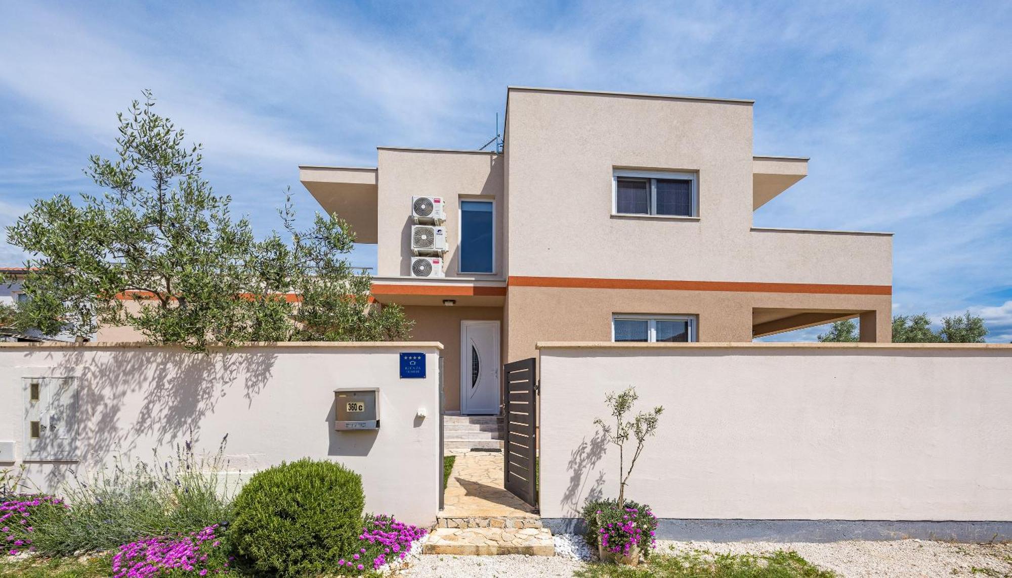 Villa Sunny Olive Peroj Exterior photo