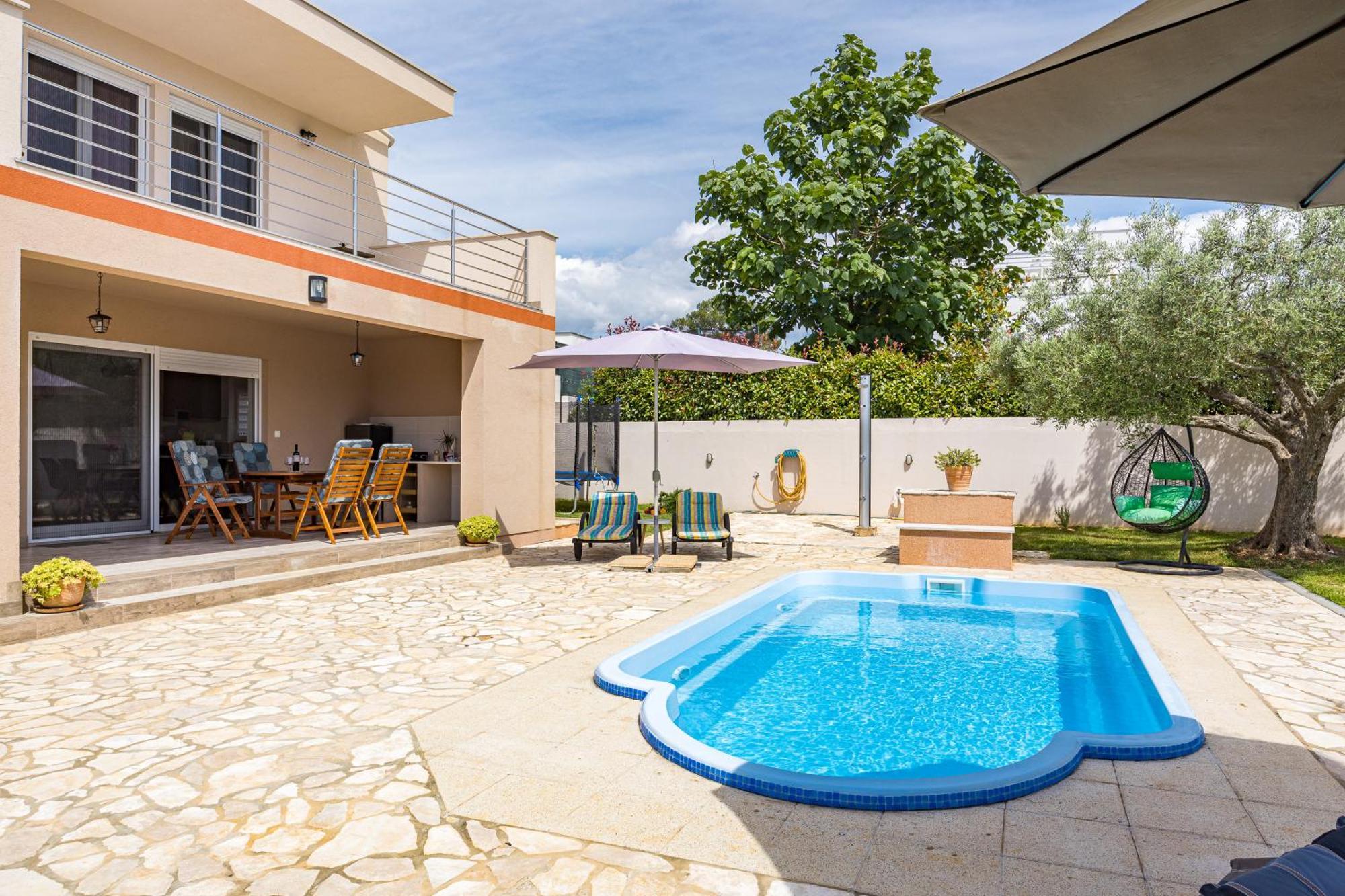 Villa Sunny Olive Peroj Exterior photo